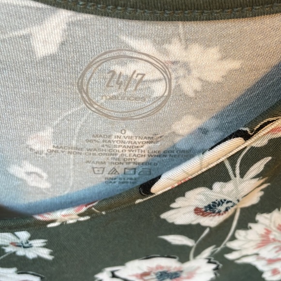 Top - Picture 2 of 3